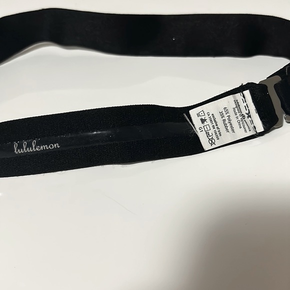 (3 for $10) Lululemon Headband 🖤 - Picture 3 of 3